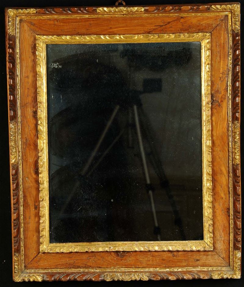 Specchiera a cassetta in legno intagliato e dorato, XVIII secolo  - Asta Antiquariato, Argenti e Dipinti Antichi - Cambi Casa d'Aste