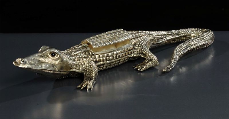 Coccodrillo portacaviale in metallo argentato, firmato Franco Lafini  - Asta Antiquariato, Argenti e Dipinti Antichi - Cambi Casa d'Aste
