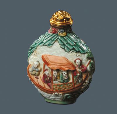 Snuff Bottle in Porcellana, Famiglia Rosa, Fine XIX Secolo