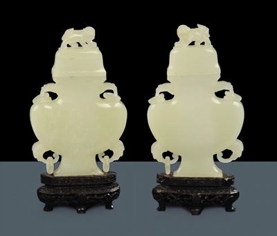 Coppia di Vasetti Piatti in Giada, Cina XX Secolo