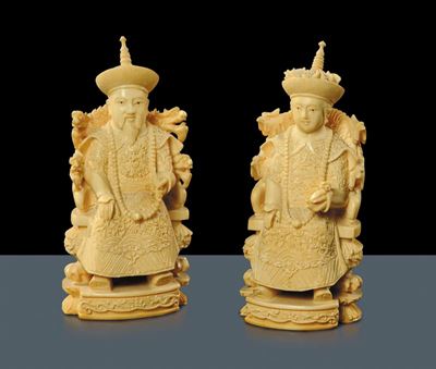 Coppia di Statuine in Osso Scolpito, Cina XX Secolo