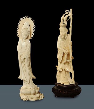 Due Statue Raffiguranti un Saggio e una Guanyin in Avorio, Cina XX Secolo