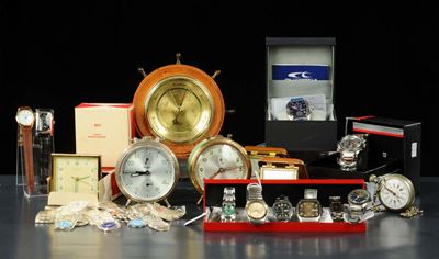 Lotto di Orologi, da Polso, da Tasca e da Tavolo di Epoche Diverse