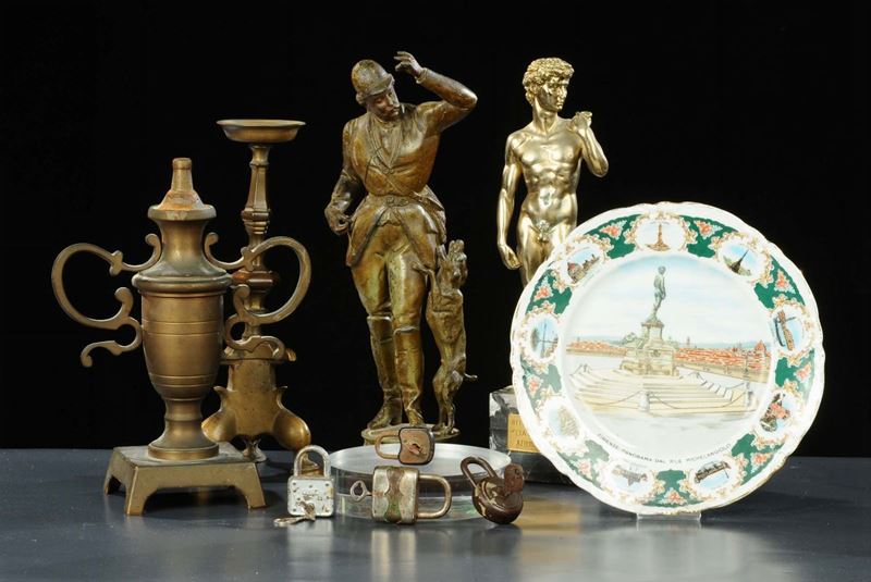 Lotto di oggetti vari tra cui statuine ed altro  - Auction Antiquariato, Argenti e Dipinti Antichi - Cambi Casa d'Aste