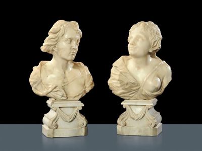 Coppia di Piccoli Busti in Marmo Bianco Raffiguranti Personaggi, Roma XVIII Secolo
