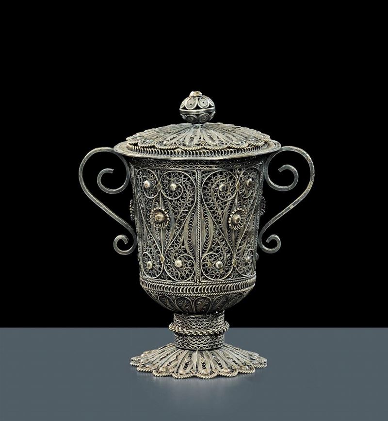 Vaso biansato in filigrana d'argento, Arte Ottomana del XIX secolo  - Asta Antiquariato, Argenti e Dipinti Antichi - Cambi Casa d'Aste