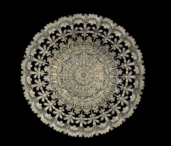 Vassoio circolare in filigrana d'argento, Liguria XVIII-XIX secolo