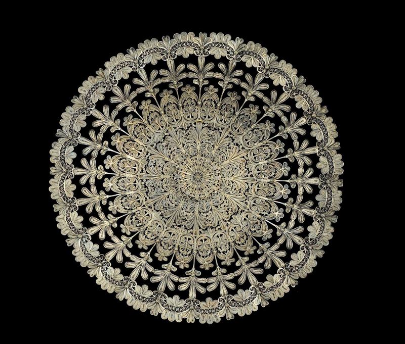 Vassoio circolare in filigrana d'argento, Liguria XVIII-XIX secolo  - Auction Antiquariato, Argenti e Dipinti Antichi - Cambi Casa d'Aste
