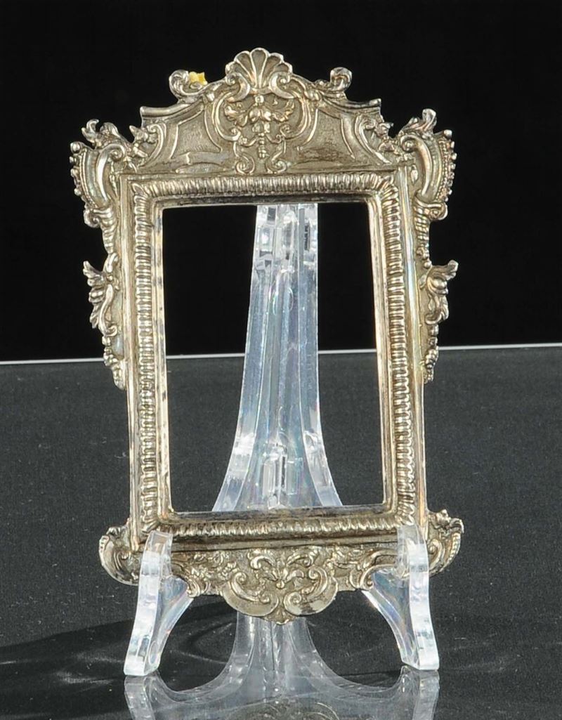 Cornicetta rettangolare in argento sbalzato e cesellato, Italia XVIII secolo  - Auction Silvers and Jewels - Cambi Casa d'Aste