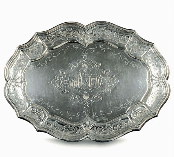 Vassoietto in argento sbalzato e cesellato, , Milano metà XVIII secolo,