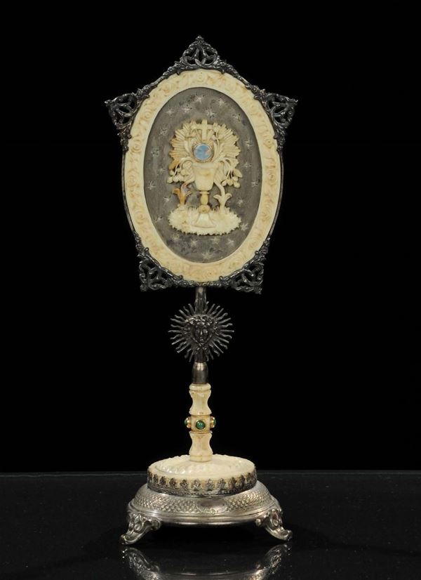 Piccolo ostensorio in argento e avorio tornito, Impero Austro-Ungarico XIX secolo