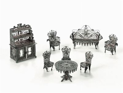 Modellino di Salotto in Filigrana Composto da 8 Elementi, Buffet con Applicazioni di Specchi. Ita...