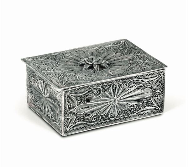 Piccola scatola con fiore sul coperchio arte ebraica del XIX secolo