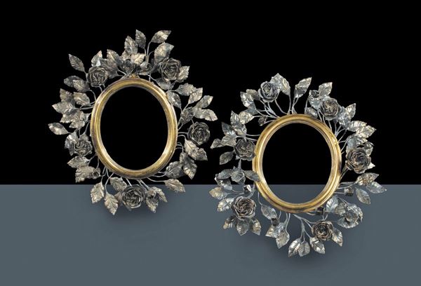 Coppia di cornici ovali in bronzo dorato circondate da foglie e fiori in argento sbalzato, Italia meridionale fine XVIII secolo