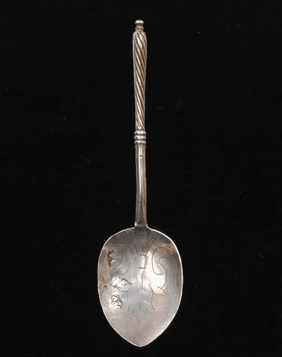Piccolo Cucchiaio in Argento Fuso e Cesellato, Venezia XVII-XVIII Secolo