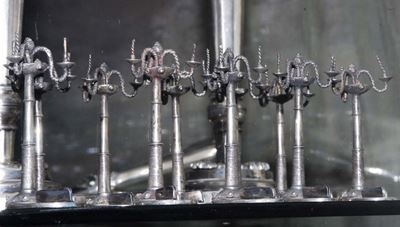 Dodici Segnaposto in Argento a Foggia di Candelieri, XX Secolo