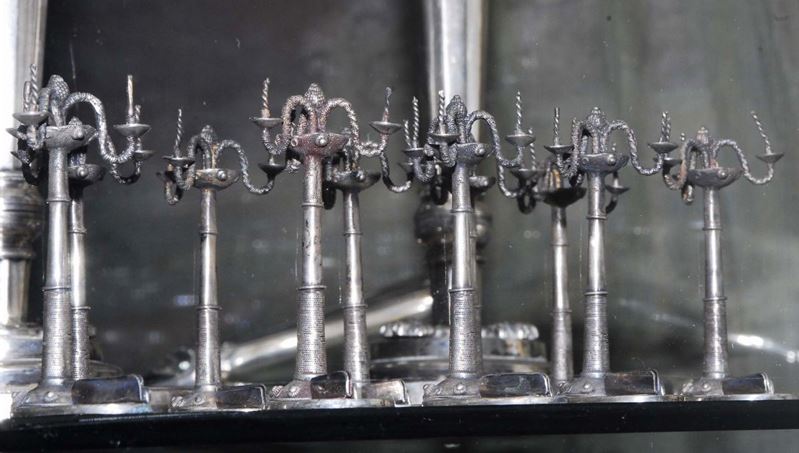 Dodici segnaposto in argento a foggia di candelieri, XX secolo  - Auction OnLine Auction 12-2011 - Cambi Casa d'Aste