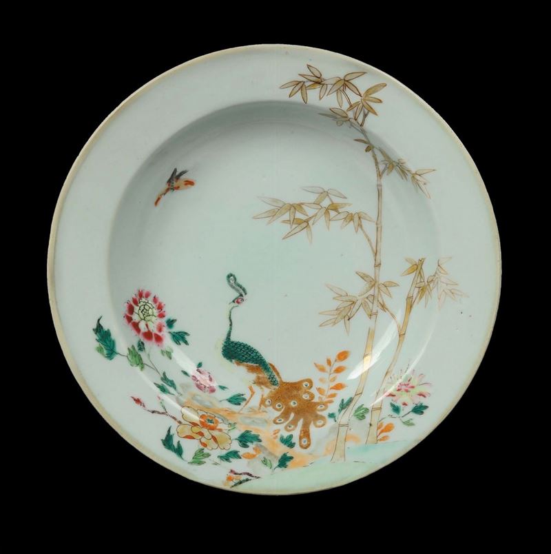 Piatto fondo in porcellana, Cina XVIII secolo  - Asta Arte Orientale - Cambi Casa d'Aste
