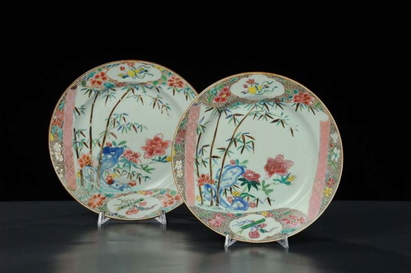 Coppia di piatti in porcellana, Cina XVIII secolo periodo Rosa  - Asta Arte Orientale - Cambi Casa d'Aste