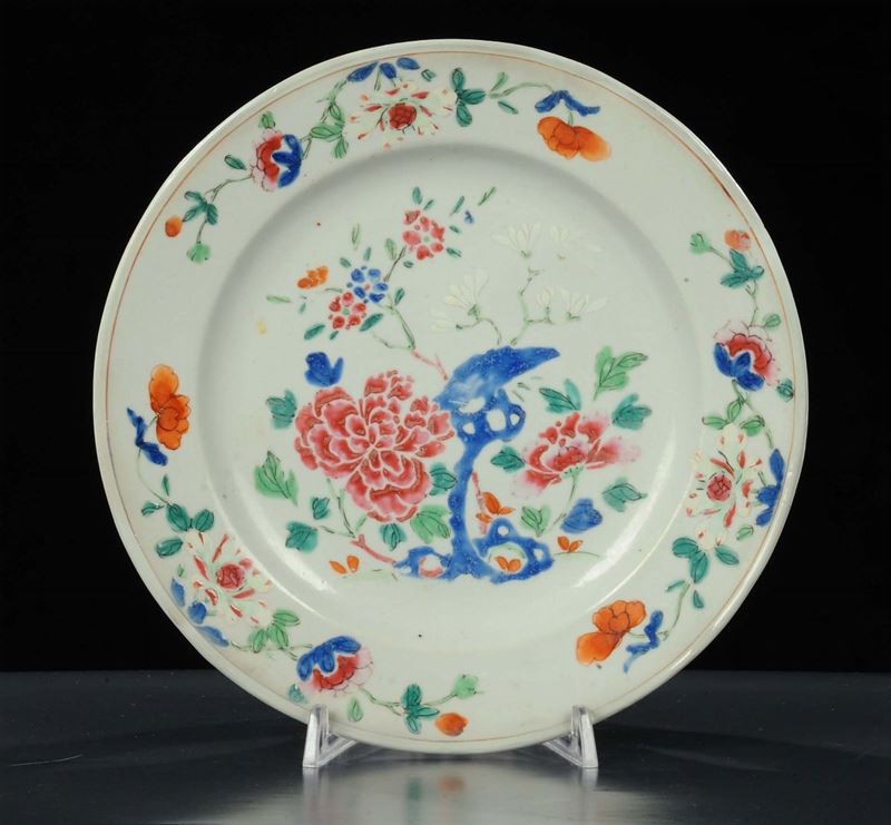 Piatto in porcellana, Cina XVIII secolo periodo rosa  - Asta Arte Orientale - Cambi Casa d'Aste