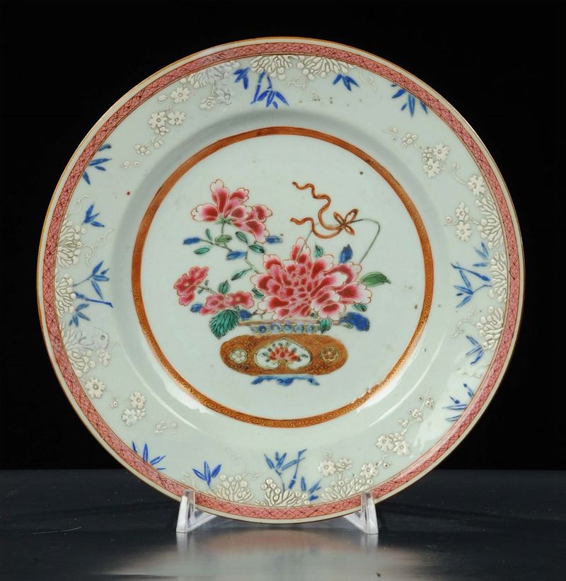 Piatto in porcellana, Cina XVIII secolo periodo rosa  - Auction Oriental Art - Cambi Casa d'Aste