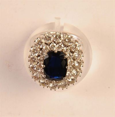 Anello con Zaffiro Australiano
