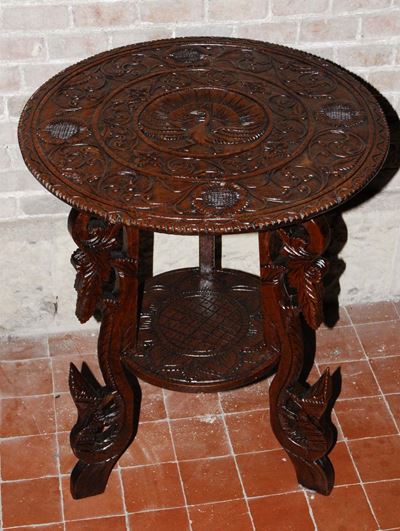 Tavolino Tondo Intagliato, XX Secolo