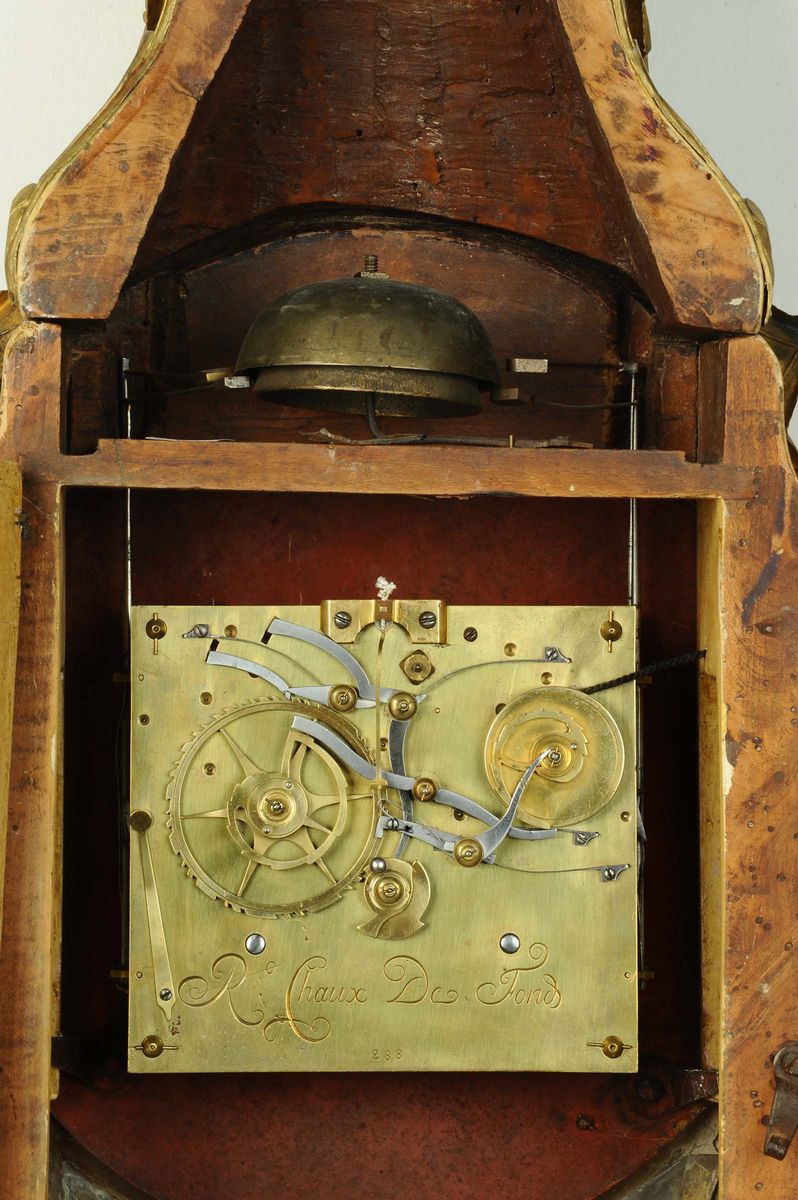 Orologio Cartel con Mensola, Cassa in Legno Laccato Nocciola, Svizzera 1760 Circa
