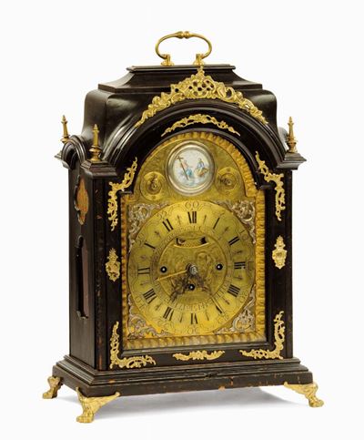 Orologio da Tavolo in Legno Ebanizzato, Quadrante in Bronzo Riccamente Decorato, Austria Metà XVI...
