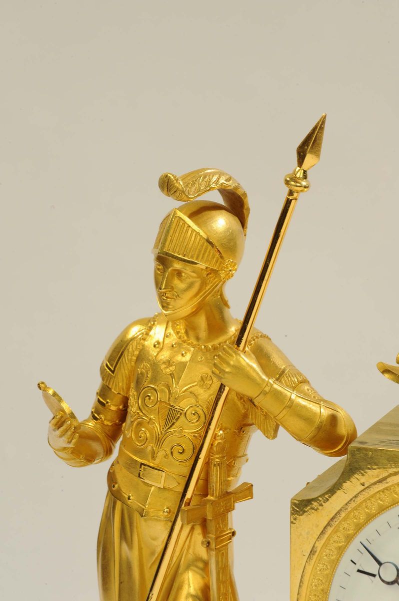 Pendola in Bronzo Dorato Raffigurante il Mistero Dell’amore, Francia 1815 Circa