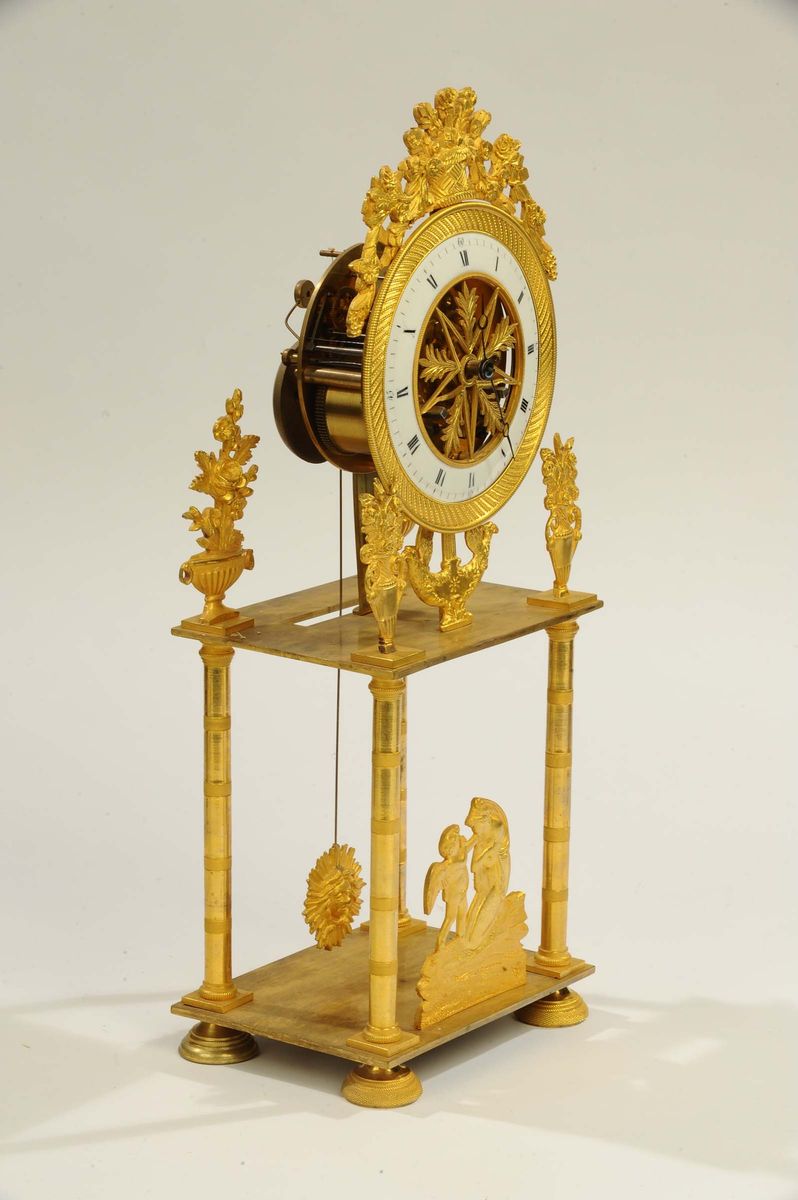 Pendola Scheletrata in Bronzo Dorato a Quattro Colonne Cesellate, Francia Inizio XIX Secolo