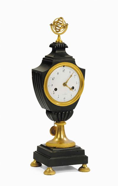 Orologio Ad Anfora con Sfera Armillare, Francia Inizi XIX Secolo