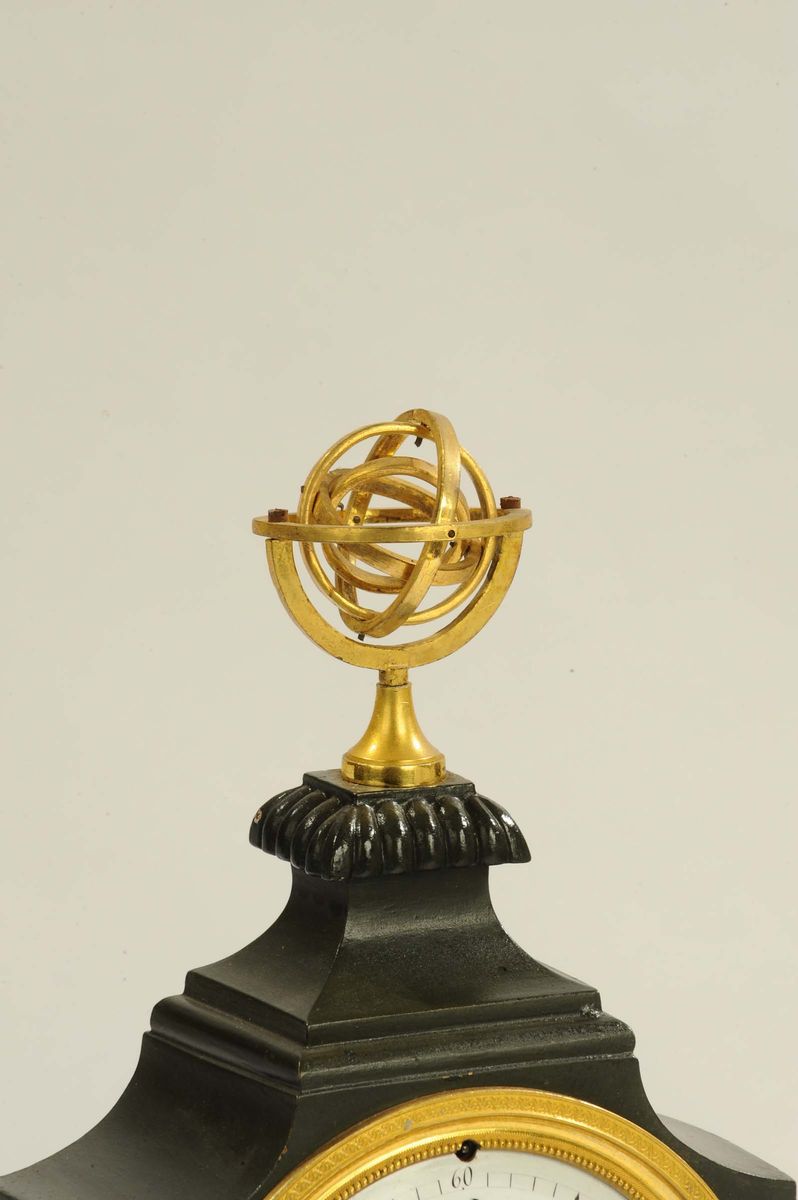 Orologio Ad Anfora con Sfera Armillare, Francia Inizi XIX Secolo