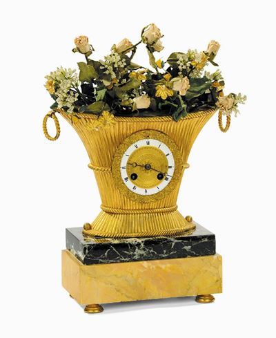 Rara Pendola a Cesto con Fiori di Carta, Francia Inizi XIX Secolo