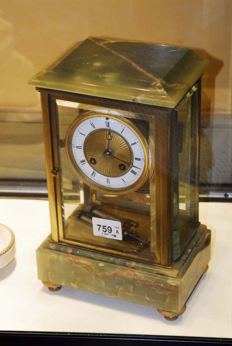 Pendola Cage in onice verde, bronzo dorato e cristalli molati, Francia 1880 circa  - Auction Pendulum and Decorative Clocks - Cambi Casa d'Aste