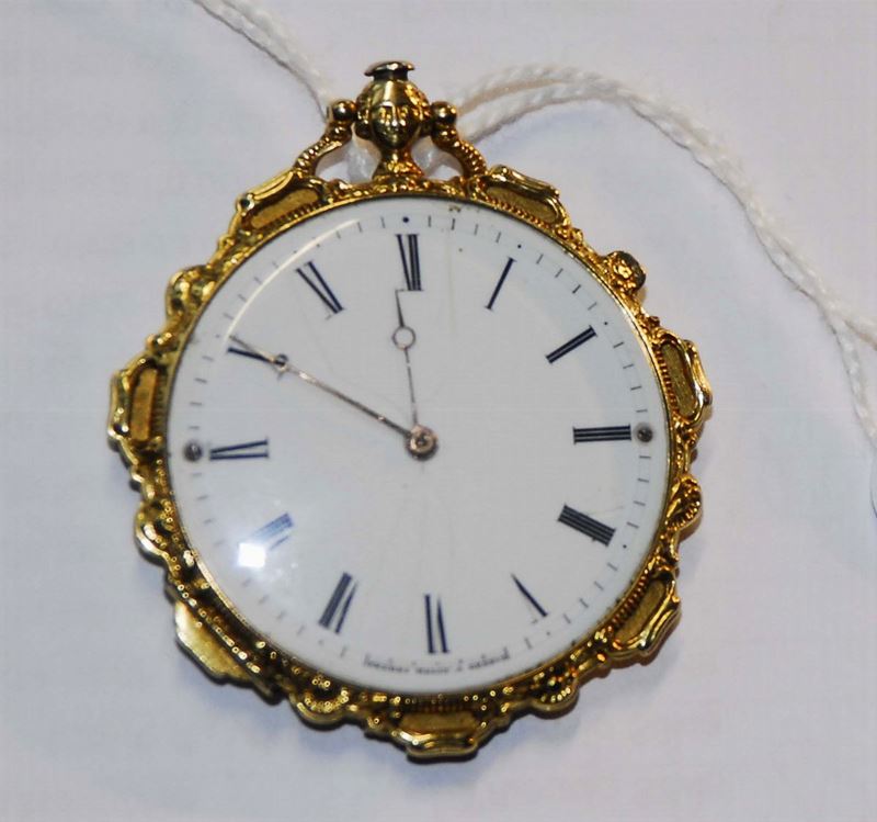 Orologio demi plat con cassa mossa in oro riccamente cesellata, Svizzera 1825 circa  - Asta Pendoleria e Orologid'Arredo - Cambi Casa d'Aste