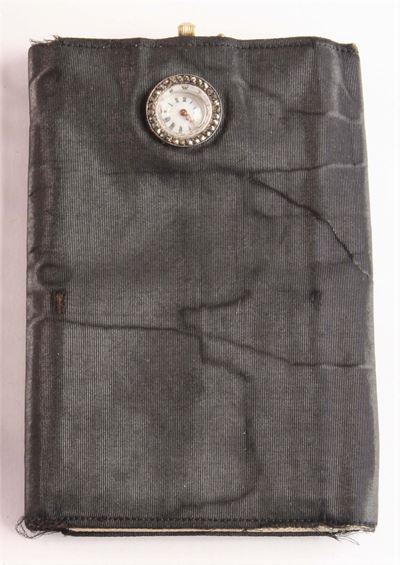 Carnet in Seta con Orologio con Movimento a Cilindro, Parigi Fine XIX Secolo