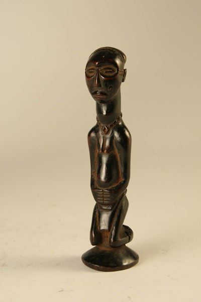 Figura Femminile Inginocchiata, Chokwe (angola)
