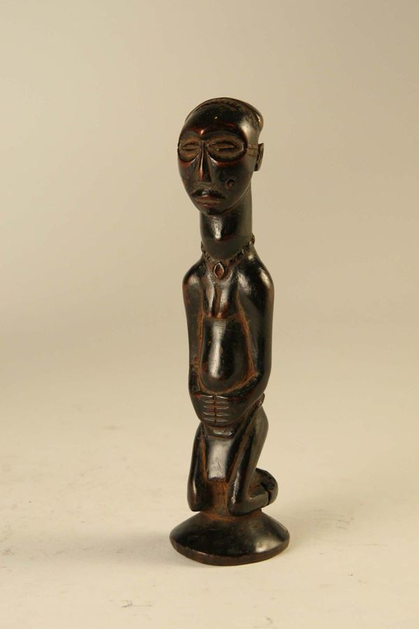 Figura femminile inginocchiata, Chokwe (Angola)