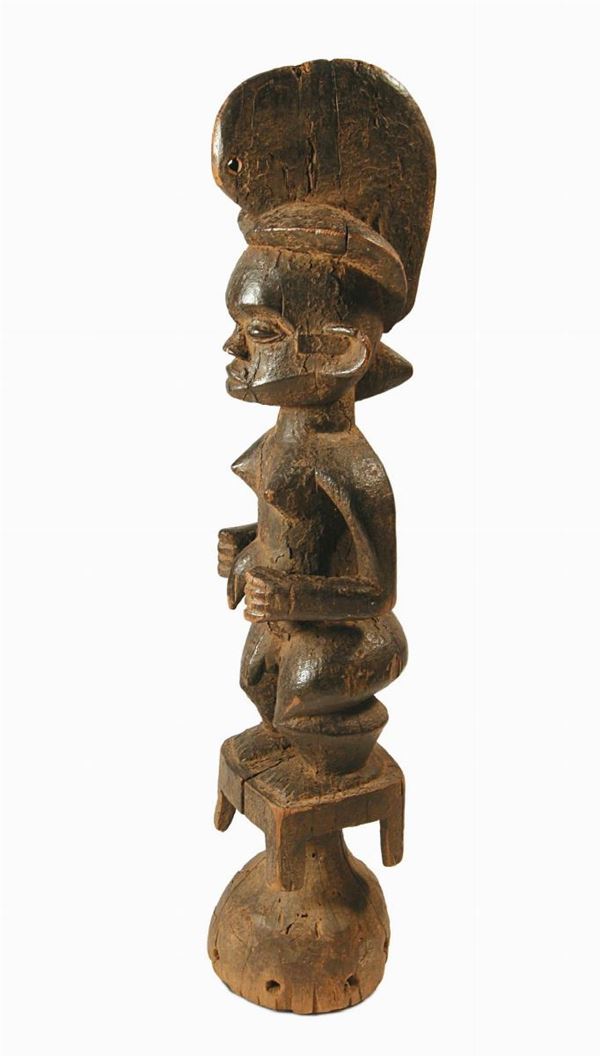 Casco con figura maschile, Eket (Nigeria)