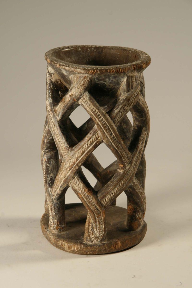 Coppa per la divinazione agere ifa, Yoruba (Nigeria)  - Asta Arte Africana - Cambi Casa d'Aste