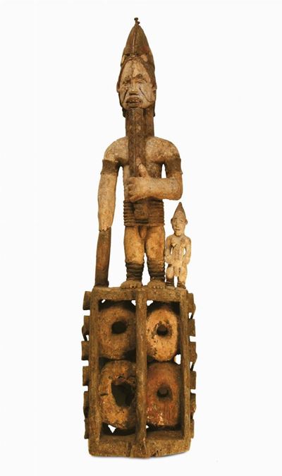 Figure in Piedi su Monete Simboliche, Igbo (nigeria)