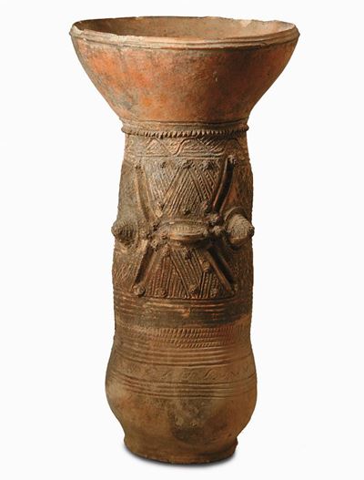 Vaso-piedistallo, Nupe (nigeria)