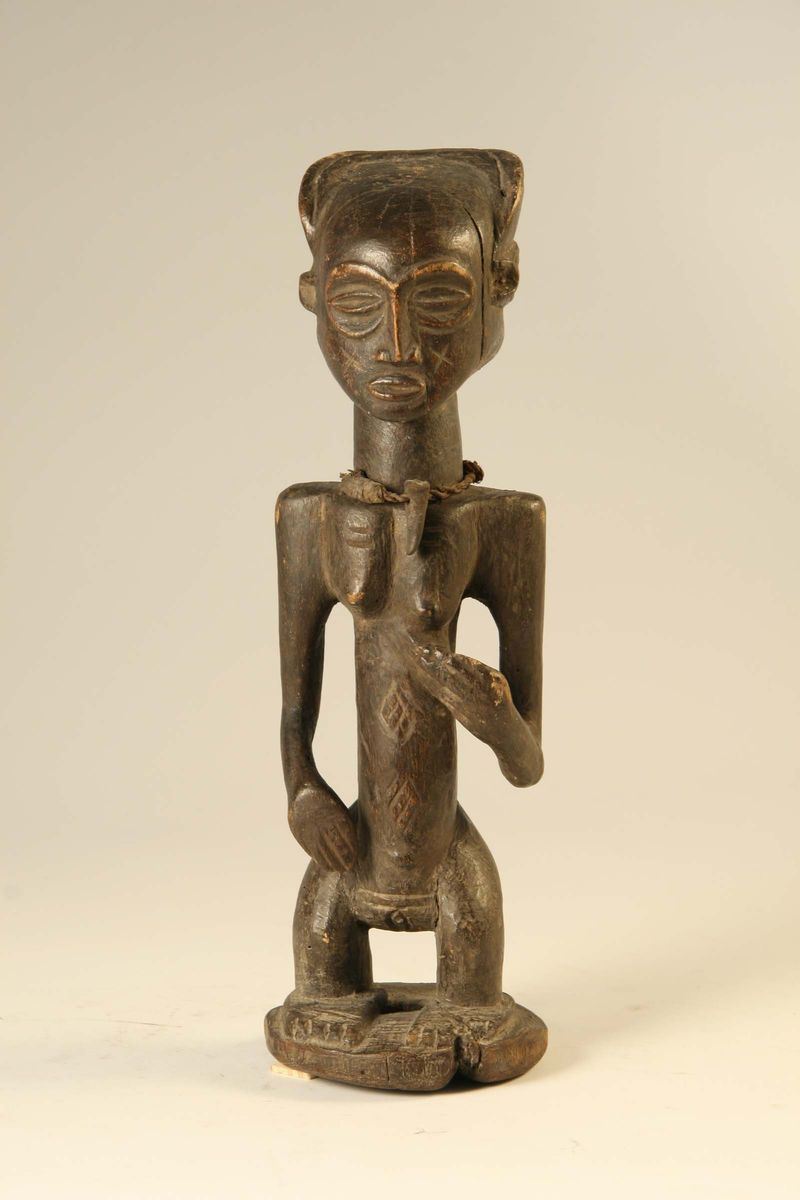 Figura femminile,  Lwena (Angola)  - Asta Arte Africana - Cambi Casa d'Aste