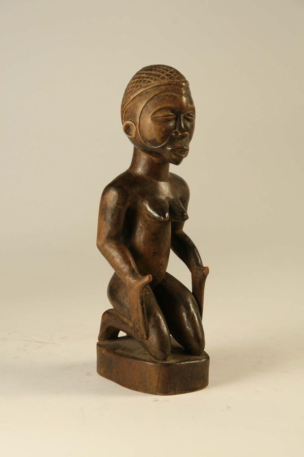 Figura femminile inginocchiata, Yaka (Repubblica Democratica del Congo)
