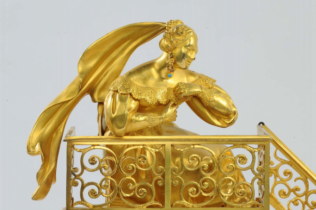 Pendola Luigi Filippo in Bronzo Dorato a Fuoco Raffigurante una Scena Romantica, Francia XIX-XX S...