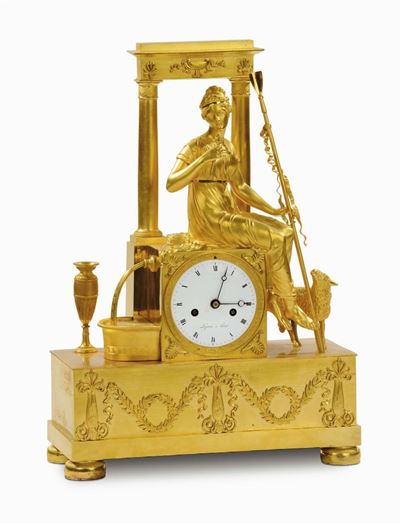 Pendola in Bronzo Dorato a Fuoco Raffigurante Scena Galante, Francia 1820 Circa
