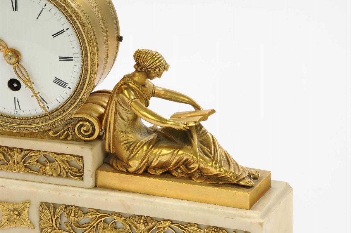 Pendola in Marmo e Bronzo Dorato Decorato con Fregi a Motivi Floreali, Inghilterra Inizio XIX Sec...