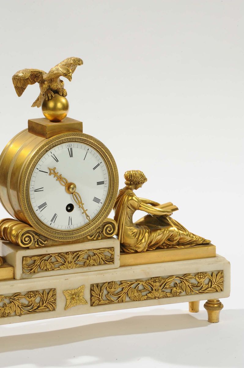Pendola in Marmo e Bronzo Dorato Decorato con Fregi a Motivi Floreali, Inghilterra Inizio XIX Sec...