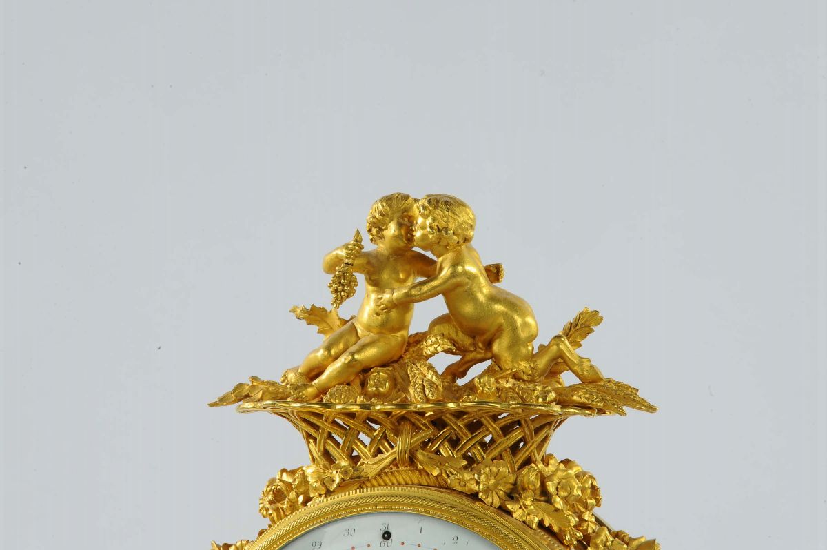 Orologio Luigi XVI in Bronzo Dorato e Patinato che Raffigura Bacco Bambino con Satiri Portantini ...